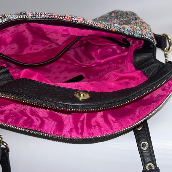 Juicy Couture Multicolored Fold-over Fabric Purse Crossbody
14x9x4 - Picture 5 of 17